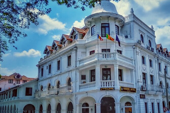 Kandy City Sightseeing and Ambuluwawa Tower by Tuk Tuk Tour - Temple of the Sacred Tooth Relic