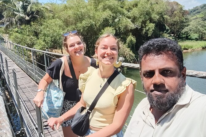 Kandy City Tour with Tuk-Tuk Private Experience - Seeing the 88-foot Buddha at Bahirawakanda