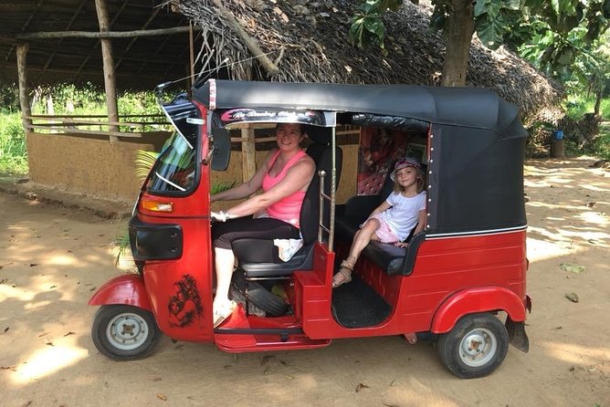 Kandy City Tuk Tuk guide Tour full Day - The Ceylon Tea Museum visit