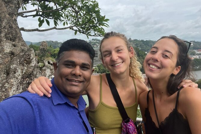 Kandy Heritage City Tour by tuktuk - Royal Botanic Gardens Peradeniya