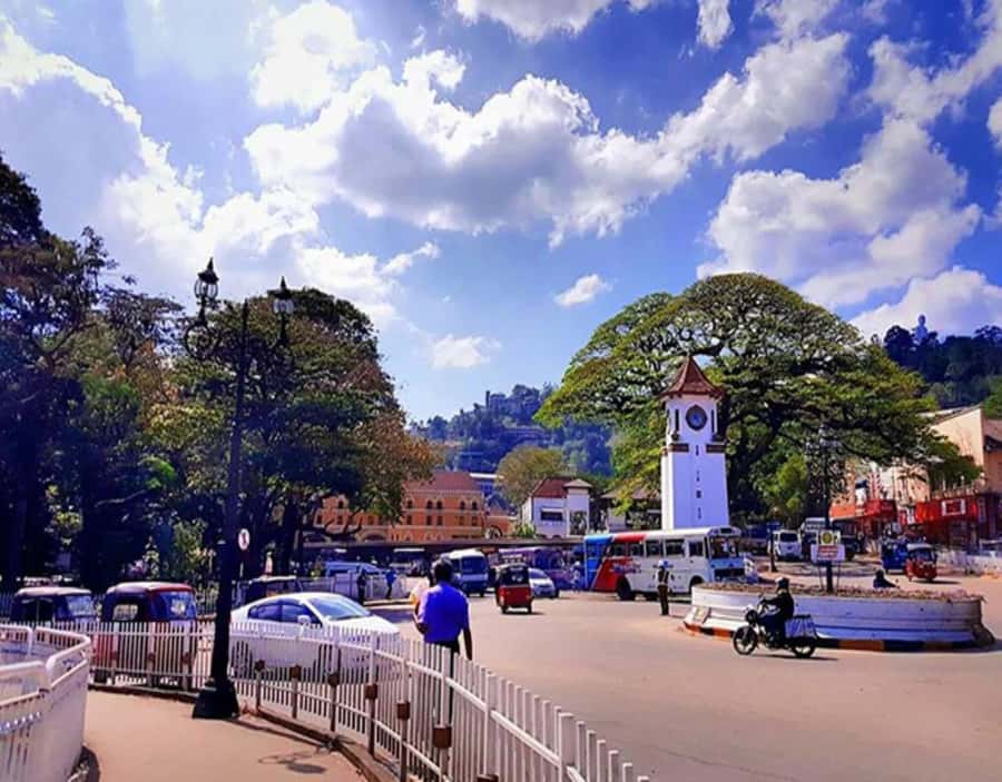 Kandy: Local Guided City Explore by Tuk Tuk - Temple of the Sacred Tooth Relic