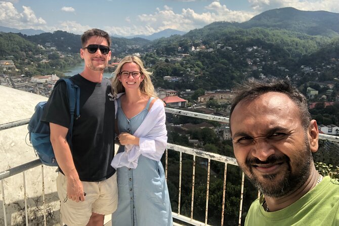 Kandy TukTuk tour with Local Tour Guide - Royal Botanical Gardens in Peradeniya