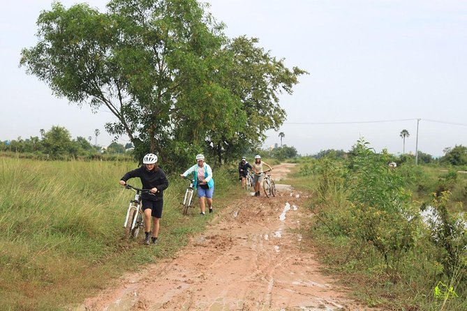 Killing Field & Paddy Rice Fields Tuk Tuk Adventure - The difficult history of Choeung Ek