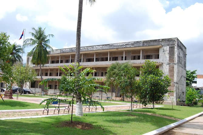 Killing Fields & Toul Sleng Genocide Museum Tickets With Tuk Tuk - Why these two Phnom Penh sites belong together