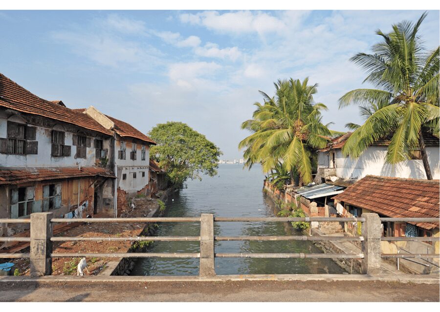 Kochi Insta Photo Walk with Tuk Tuk Ride Experience - Mattancherry Palace and the old Syrian church