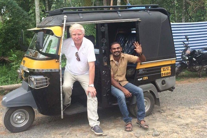 KOCHI LOCAL SIGHTSEEING TUK-TUK Tours - Chinese fishing nets beside the Arabian Sea