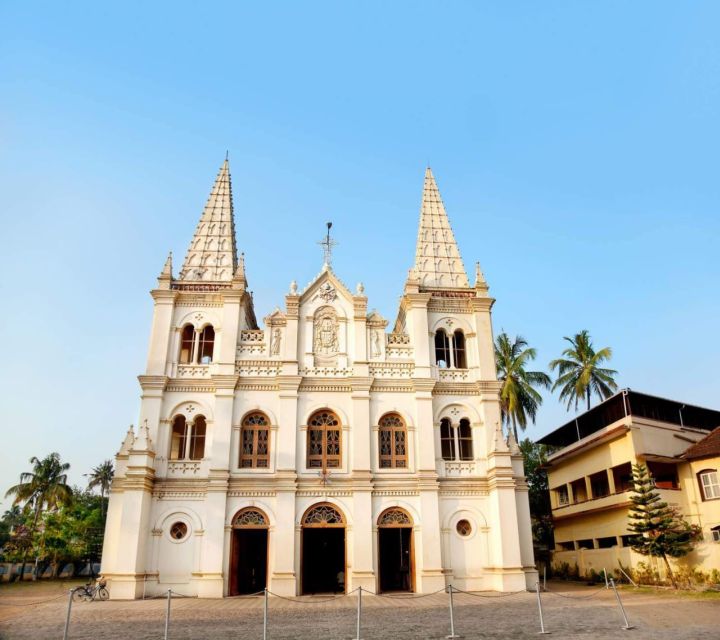 Kochi: Private Tuk-Tuk City Tour with Hotel Pickup - Pickup, traffic, and your first ride