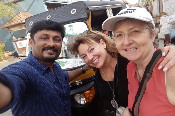 Kochi Tuk-Tuk Sightseeing Tour with Cruise Ship Pickup - Temples, pigeons, and Mattancherry’s religious mix