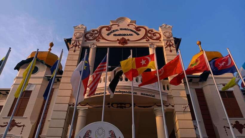 Kuala Lumpur: Private Malacca Night Tour w/Cruise & Trishaw - Climbing St. Paul’s Hill