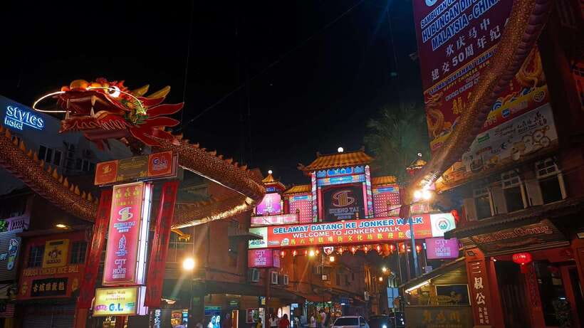 Kuala Lumpur: Private Malacca Night Tour w/Cruise & Trishaw - Malacca River Cruise after dark