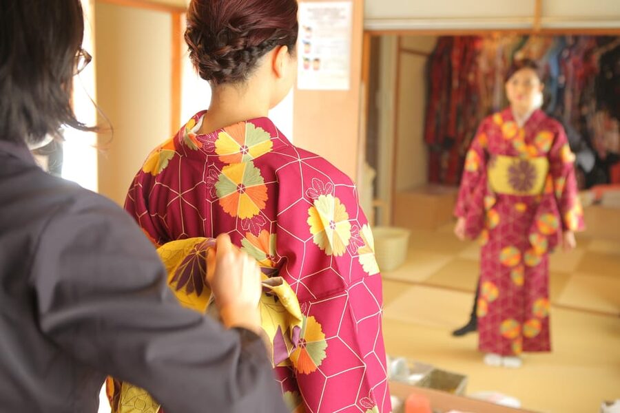 Kyoto:Kiyomizu-dera Temple Rent a kimono and ride a rickshaw - Making the most of the kimono until 5pm