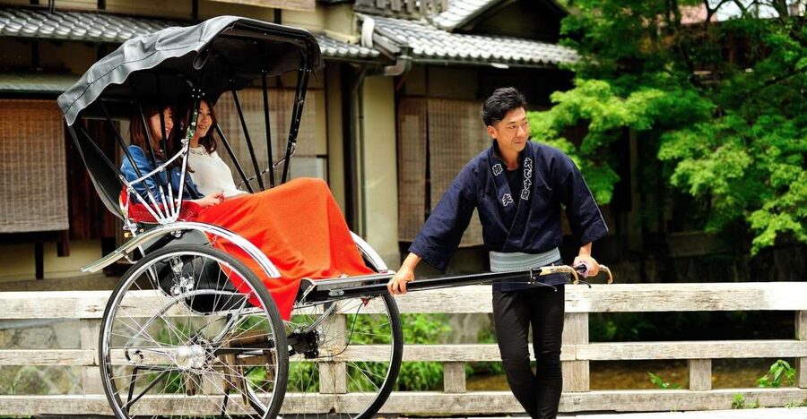 Kyoto: Private Rickshaw Tour of Gion and Higashiyama Area - Photo stops that make the ride memorable