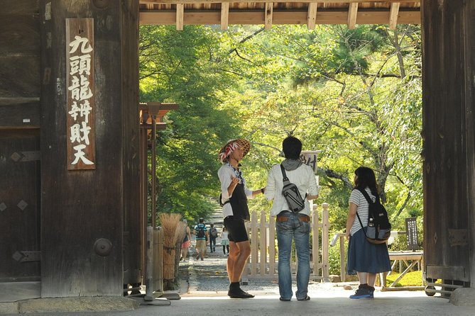 Kyoto Sagano Insider: Rickshaw and Walking Tour - Guide quality and photo help