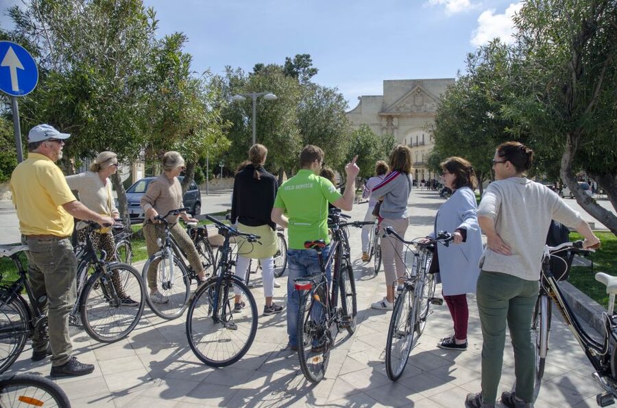 Lecce: City Highlights Guided Tour by Rickshaw - Coffee, gelato, and local tastes