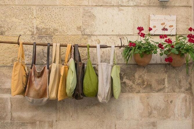 Lecce Shopping Tour by Rickshaw - Starting at Velo Service and getting oriented