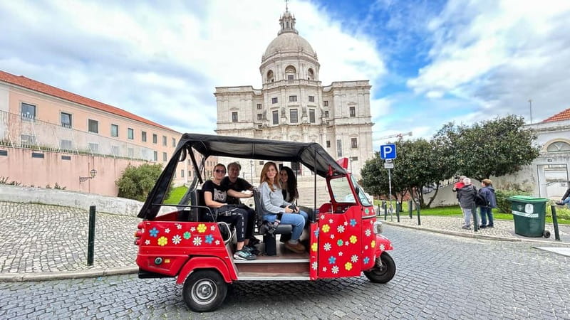 Lisboa: Tuk Tuk ride in Alfama & pick-up you at the hotel. - Why Lisbon’s seven hills make a tuk tuk useful