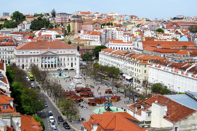 Lisbon 1h30 Tuk-Tuk Tour: The best way to visit the city - Through Castelo, Alfama, and Mouraria