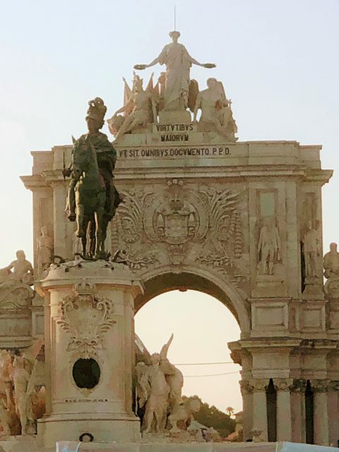 Lisbon:2-hour sightseeing TukTuk Tour with free Pickup - Graça and the reward of Lisbon’s hills