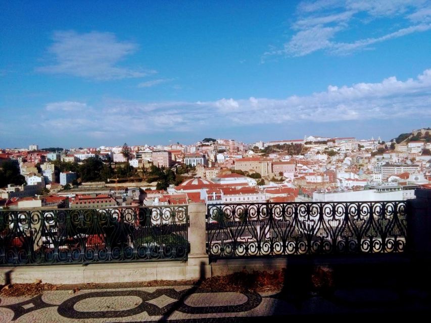 Lisbon:2-hour sightseeing TukTuk Tour with free Pickup - Is two hours enough?