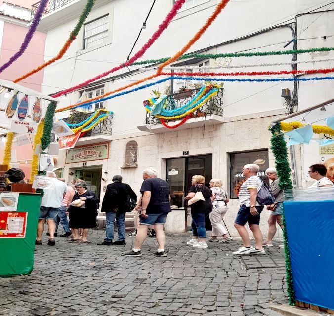 Lisbon: 2 hours Private City Highlights Tuk-Tuk Tour for two - Why a tuk-tuk makes sense in Lisbon’s old town