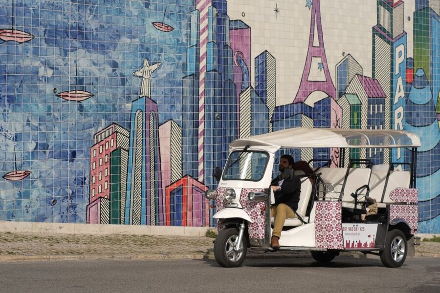 Lisbon: 3-Hour Street Art Tuk Tuk Tour - Key points at a glance