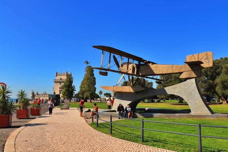 LISBON: Amazing Tuktuk tours with a local portuguese guide - Communication, language, and pickup