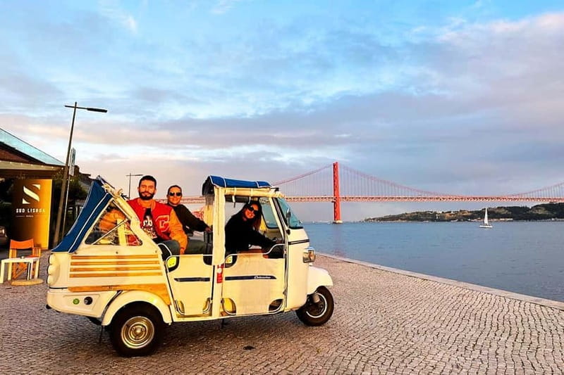 Lisbon: Belém Tuk Tuk Tour with Pastéis de Belém - The 25 de Abril Bridge and the riverside approach