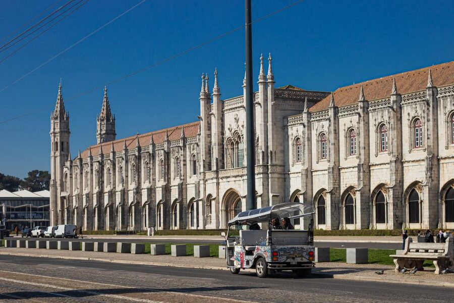 Lisbon: Belém Tuk Tuk Tour with Pastel de Nata Tasting - Key points at a glance