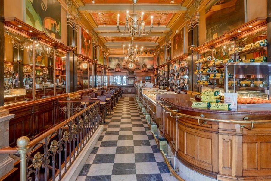 Lisbon: Chiado, Bairro Alto, and Principe Real Tuk Tuk Tour - Entering Príncipe Real through mansions and design shops