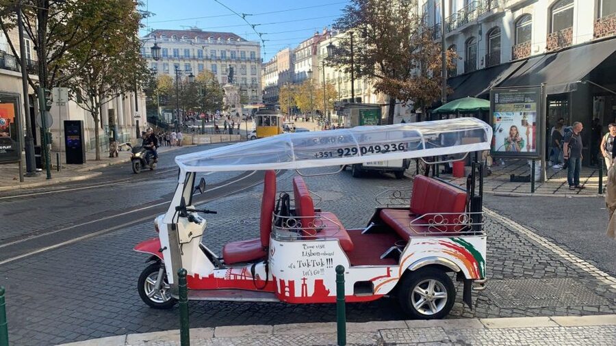 Lisbon: City Tour by Tuk Tuk - What the $117 group price really buys