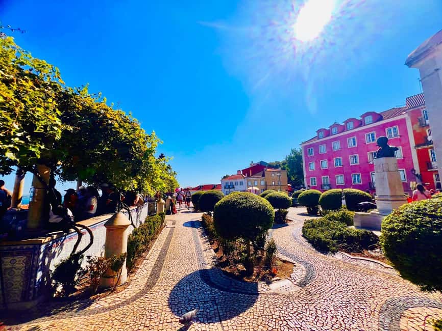 Lisbon: City Tour by Tuk Tuk with Free Souvenir - Fado Museum and the return through central Lisbon