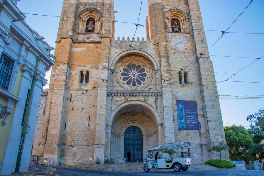 Lisbon: Early Morning TukTuk Tour - hotel/cruise ship pickup - Alfama and Lisbon’s high viewpoints
