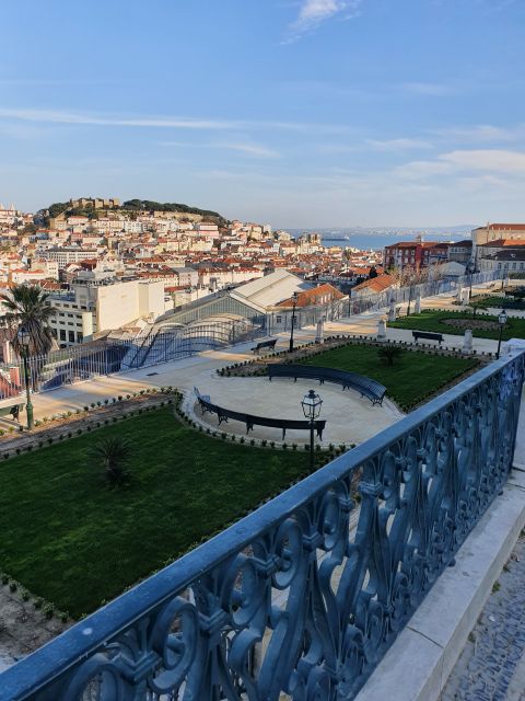 Lisbon: Electric Tuk Tuk Private Tour of the Seven Hills - Commerce Square, Santo António, and the old city