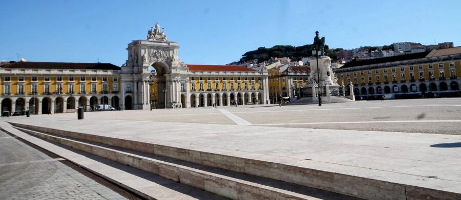 Lisbon Essentials 5H Tuk Tuk seightseeing Tour Free Pickup - Viewpoints that make the ride worthwhile