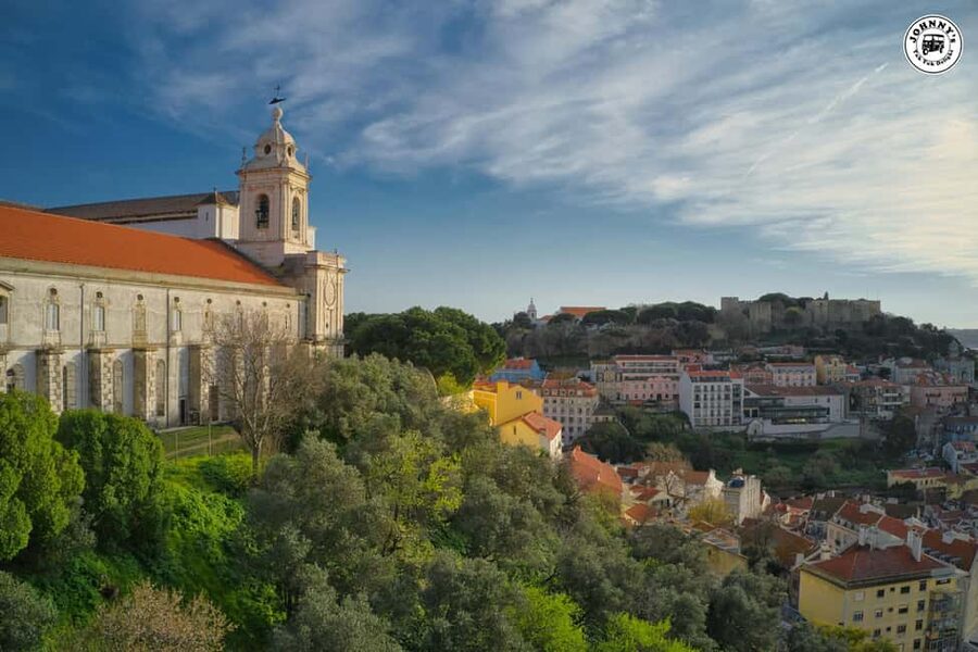 LISBON : EXPLORE OLD TOWN ALFAMA BY ELECTRIC TUK TUK - Key points to know before booking