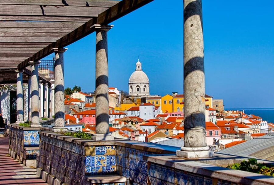 Lisbon: Food and Wine Tasting 4-Hours Tuk Tuk Tour - Who should book this Lisbon tour?