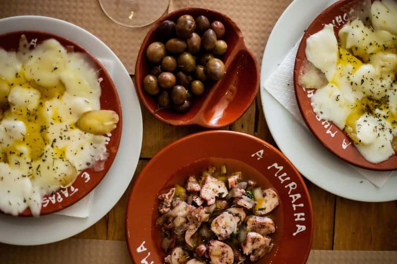 Lisbon: Food Tasting Tour by Tuk Tuk with 2 Stops - Why a Lisbon tuk tuk makes sense