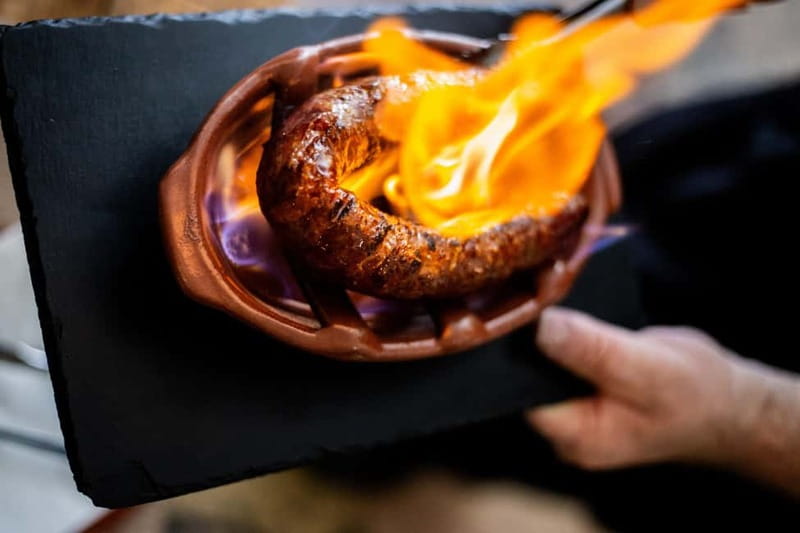 Lisbon: Food Tasting Tour by Tuk Tuk with 2 Stops - Who should book this experience