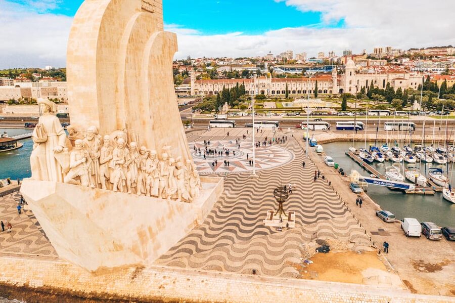 LISBON GRAND EXPERIENCE Tuktuk Tour in German - Key points at a glance