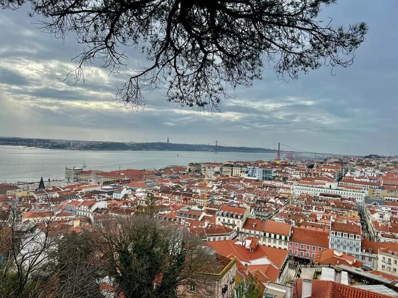 Lisbon: Guided Sightseeing Tour by Tuk Tuk - Graça and Senhora do Monte