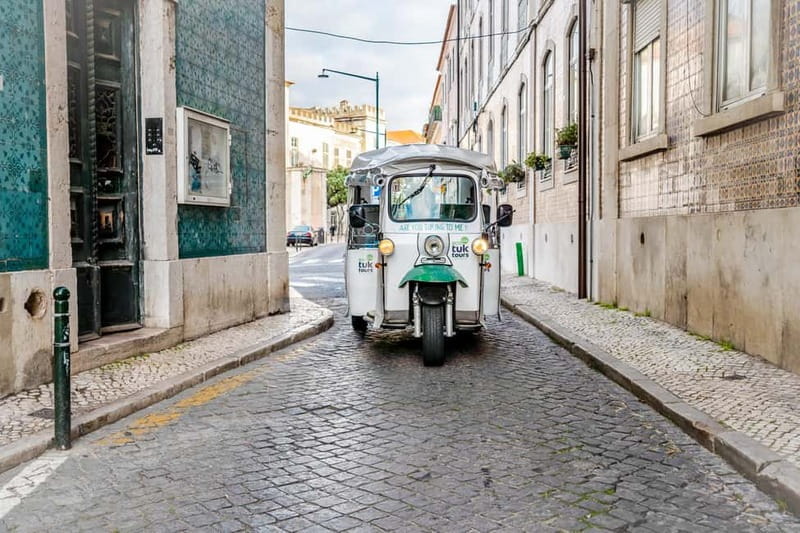 Lisbon: Half-Day Private Tuk Tuk Tour - From the city center to the first hilltop views
