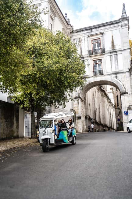 Lisbon Highlights: Private Tuk Tuk Sightseeing City Tour - Key points to know before booking