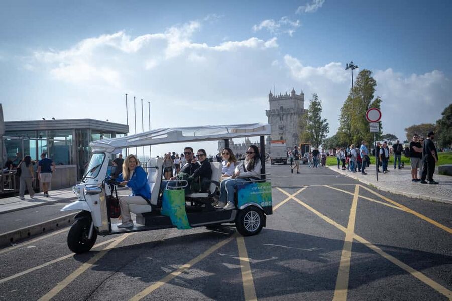 Lisbon Highlights: Private Tuk Tuk Sightseeing City Tour - Praça do Comércio, Pink Street, and Carmo