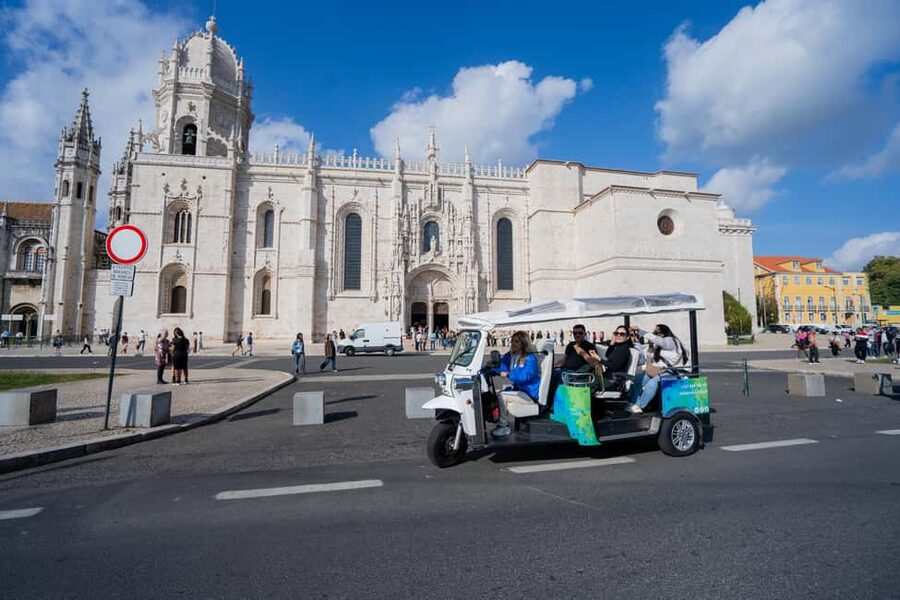 Lisbon Highlights: Private Tuk Tuk Sightseeing City Tour - Crossing Lisbon to Belém