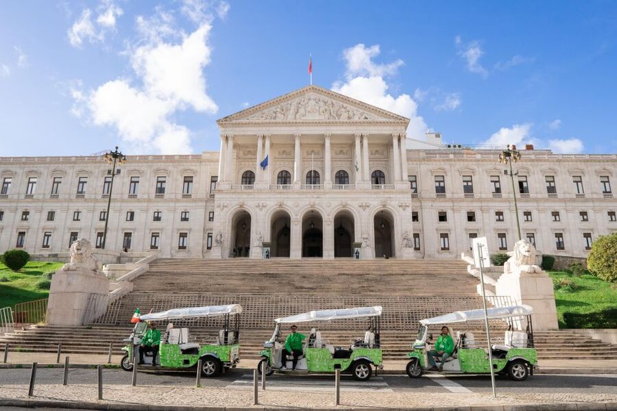 Lisbon Iconic Highlights in 2H00 : Private Tuk-Tuk Tour - Why a tuk-tuk works so well in Lisbon