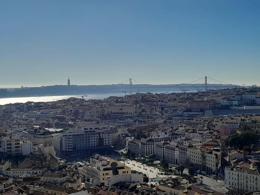 Lisbon Old Town sightseeing with tuk tuk - Santa Luzia and Portas do Sol for the first big views