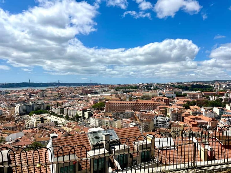Lisbon Old Town Tuk Tuk Top Experience - Down to Commerce Square and Rua Augusta