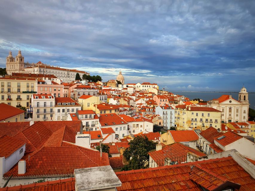 Lisbon: Old Town TukTuk Tour and Scenic Viewpoints in Alfama - Why a tuk tuk fits Lisbon so well