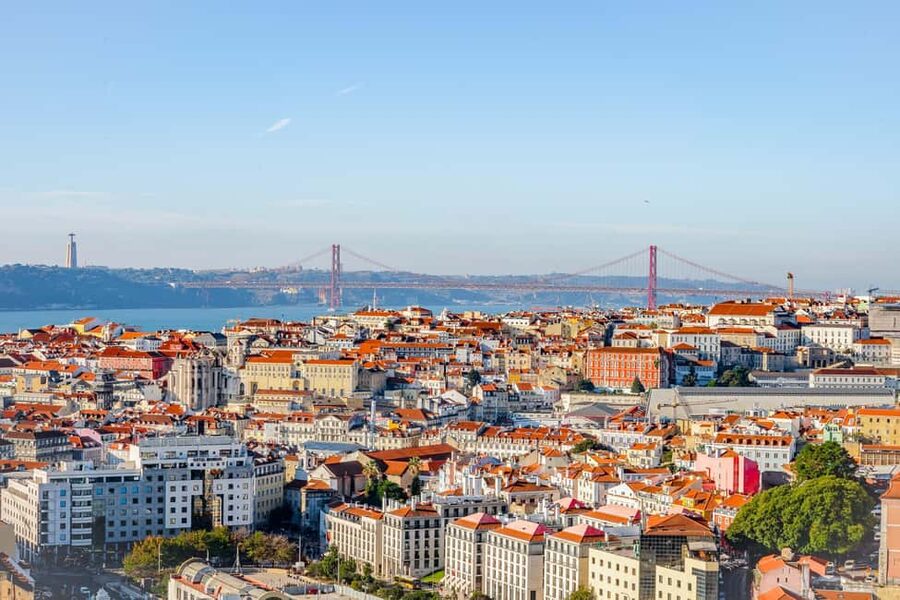 Lisbon on a Tuk Tuk Tour: History & Viewpoints - Why a tuk tuk makes sense in Lisbon