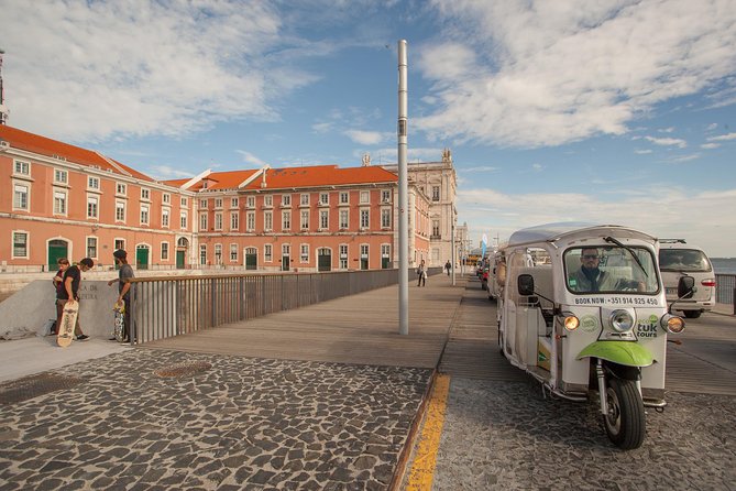 Lisbon Private 5-Hour Eco Tuk-Tuk Tour with Local Tastings - Graça and Senhora do Monte